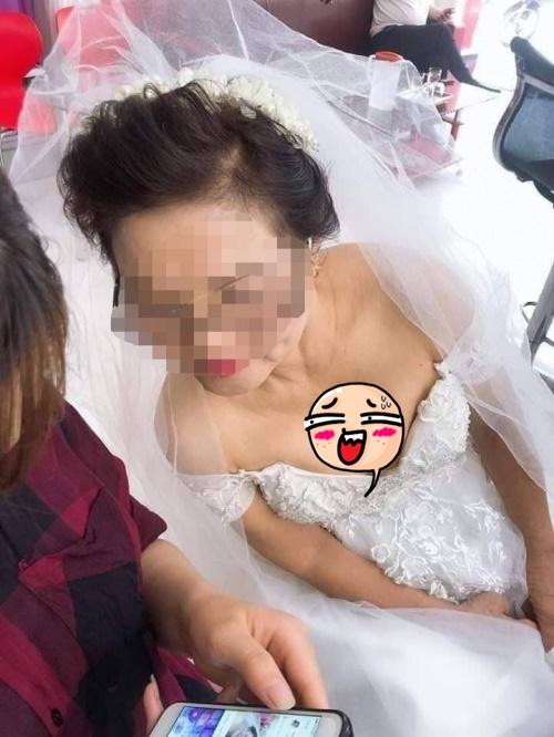 Xôn xao cô dâu 75 tuổi có vòng 1 ngộp thở chụp ảnh cưới với chú rể 34 tuổi ở Nghệ An-2