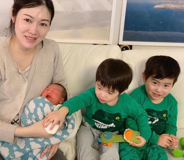 Hoa hậu ngực nở, mặt xinh nhờ dao kéo, giờ 4 năm đẻ 3 con tàn tạ không nhận ra-7