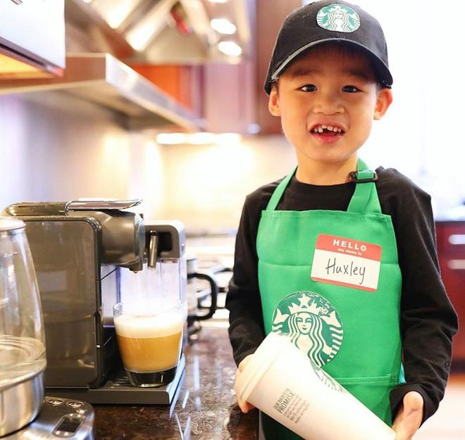 YouTuber bị chỉ trích vì nhận nuôi một trẻ tự kỷ chỉ để câu view-2