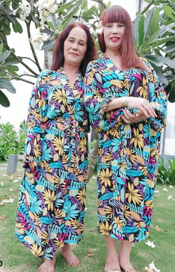 Cô dâu 63 chú rể 28 ở Cao Bằng rủ nhau chụp bộ ảnh cưới e ấp cùng cặp đôi vợ 65 chồng Tây 24-1