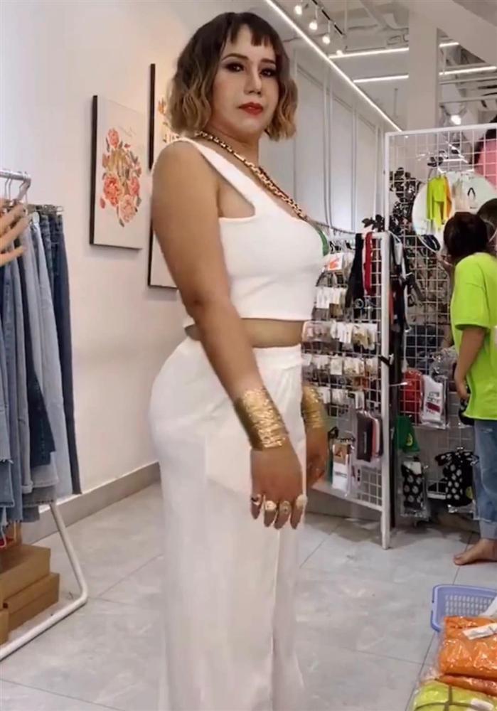 Ai chê cô Minh Hiếu 7 miếng đất đồng bóng sẽ tắt điện với phong cách Itaewon Class đây này!-3