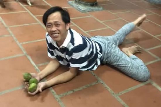 Hoài Linh: '5 tháng không có show, tôi đã nghĩ phải bán hàng online'