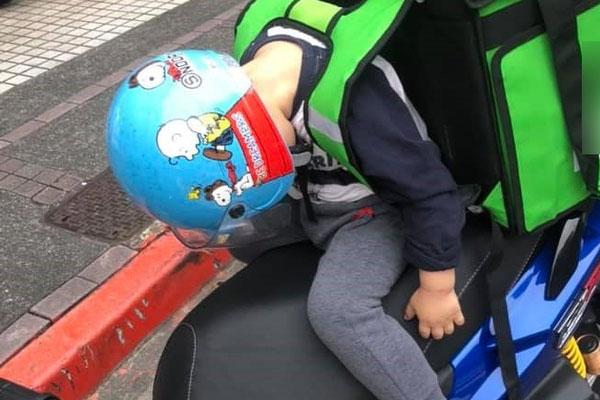 Cô gái đi du lịch về thấy hàng tá hộp hàng được ship đến nhà, nguyên nhân từ đâu?-4