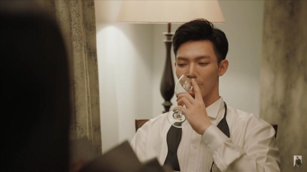 Gần 1 tháng ra mắt, #EKSCTS của Erik bất ngờ bị tố vay mượn ý tưởng từ MV Châu Kiệt Luân-6