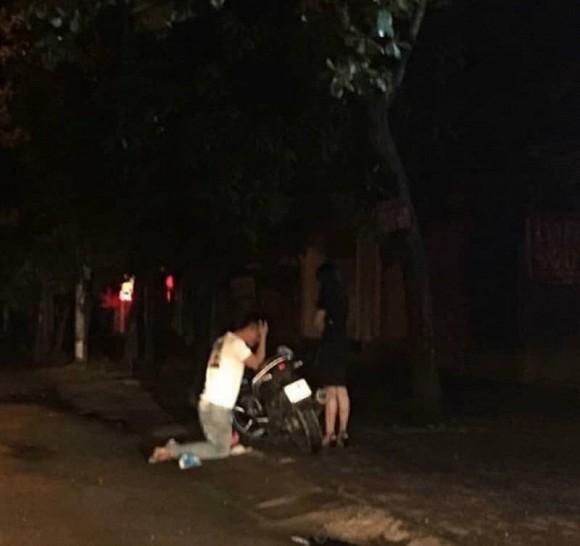 Bị phát giác dây dưa không dứt cùng tình cũ, hành động làm lành với bạn gái của nam thanh niên gây tranh cãi-3