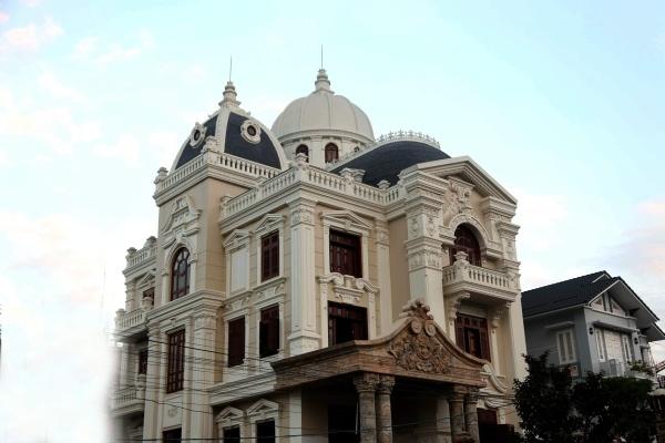 Có gì bên trong tòa lâu đài nổi danh đất Cảng của hai vợ chồng đại gia Hải Phòng?-1