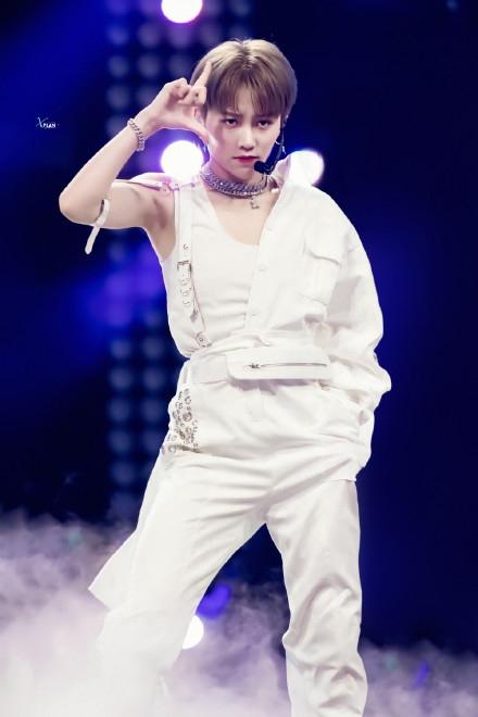 Top 9 Thanh xuân có bạn lộ diện, thánh lố Ngu Thư Hân mất vị trí center-2