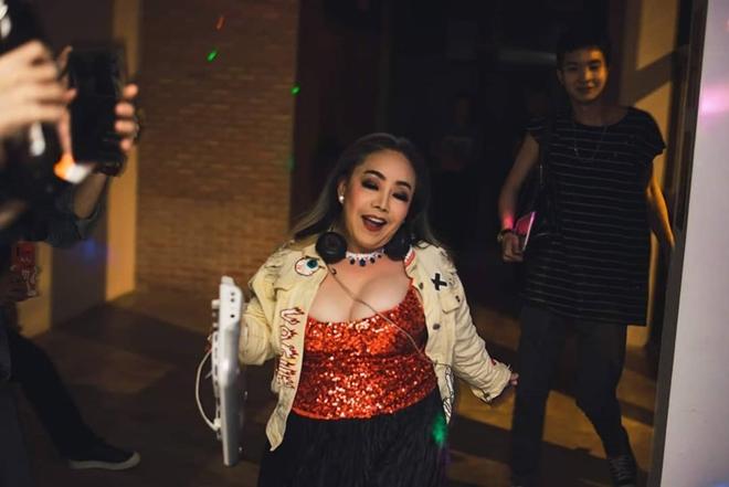 Nữ đại gia Thái Lan có sở thích tuyển chồng qua mạng gây sốc với thân hình già nua sau 3 năm nổi tiếng-4