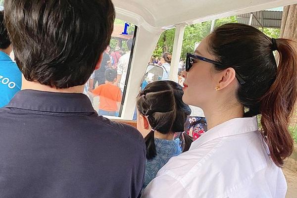 Ái nữ 2 tuổi nhà Đặng Thu Thảo gây sốt với khoảnh khắc mát-xa cho bố-9