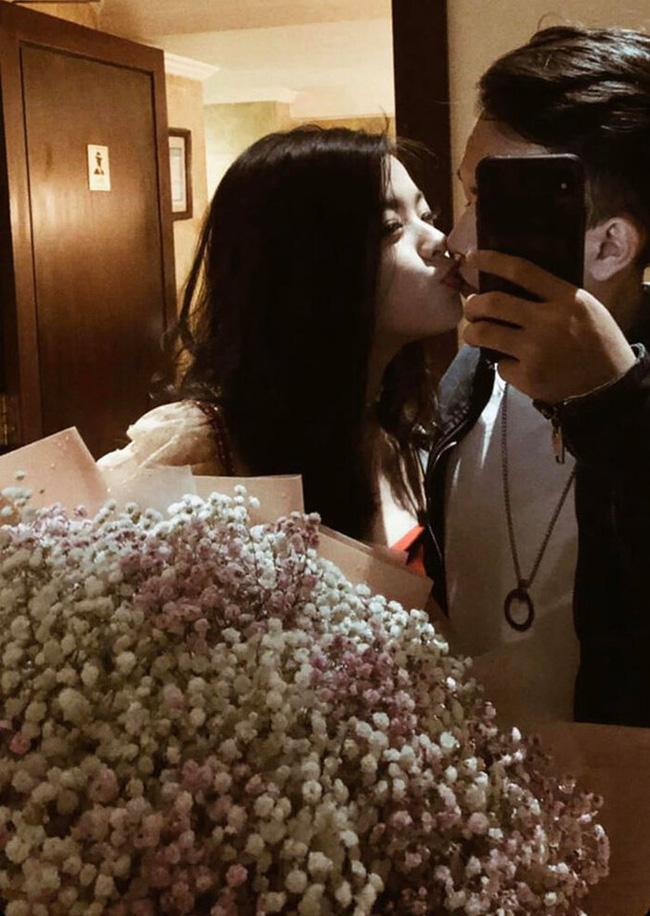 Mới 16 tuổi, con gái nghệ sĩ Chiều Xuân đã gây xôn xao khi đăng ảnh hôn bạn trai trên MXH-2