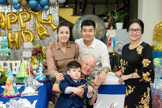 Nhật Kim Anh tiếp tục tố gia đình chồng cũ: 'Tại sao họ nỡ cắt đứt tình mẫu tử?'