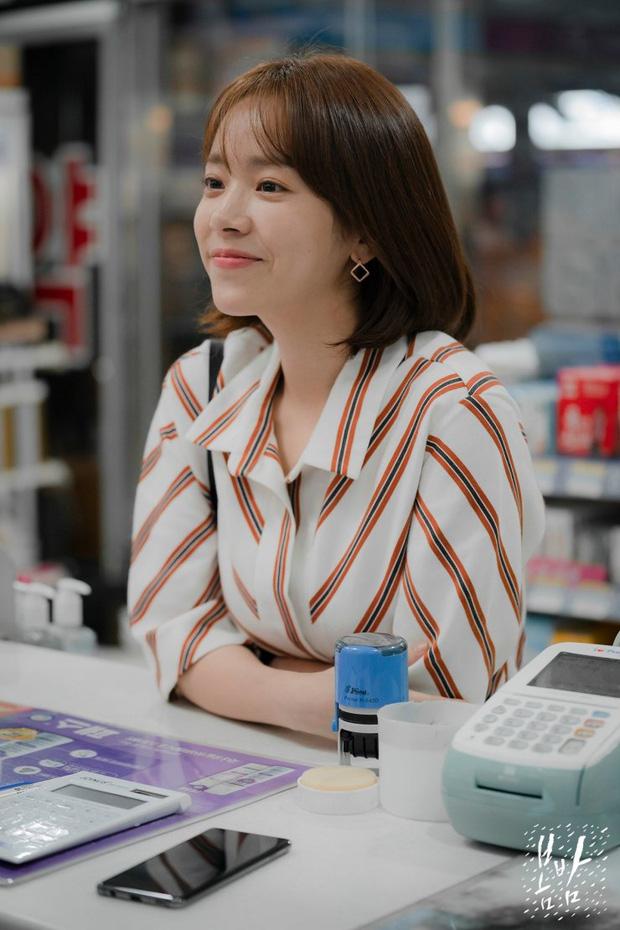 Hè nóng ná thở, muốn xén tóc cho nhẹ đầu chị em hãy tham khảo 3 kiểu tóc ngắn được sủng nhất trong phim Hàn-7