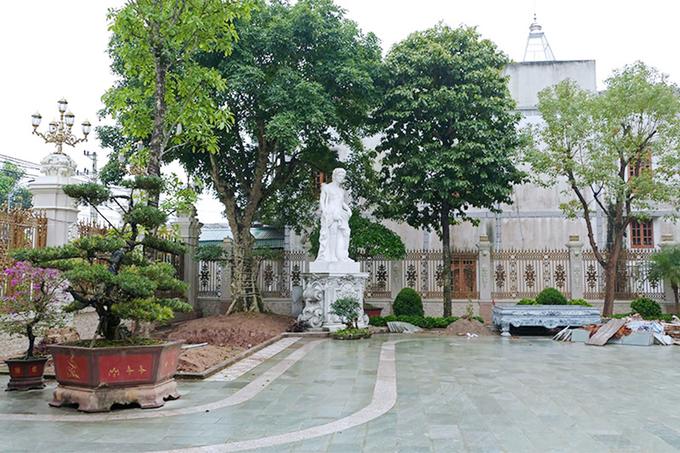 Lâu đài xây gần 10 năm của tỷ phú Nam Định, chỉ riêng gỗ lát sàn cũng có giá 120 tỷ đồng-8