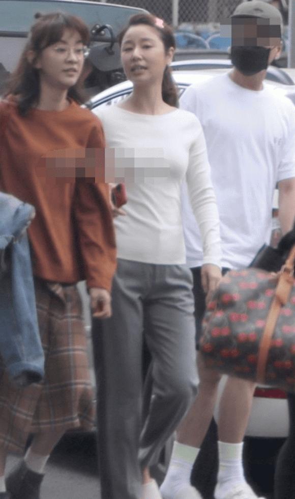 Mặt mộc Lâm Tâm Như ở tuổi 44, Tử Vi xinh đẹp ngày xưa nay còn đâu?-3