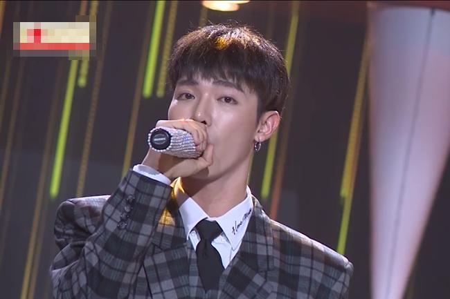 Hari Won và Trường Giang thi nhau tố Trấn Thành là fan bự chà bá của Erik-1