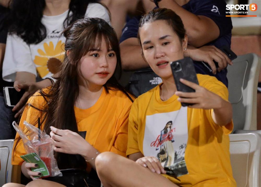 Thêm loạt ảnh cận mặt của bạn gái mới Quang Hải, nhan sắc chưa qua chỉnh sửa gây chú ý-6