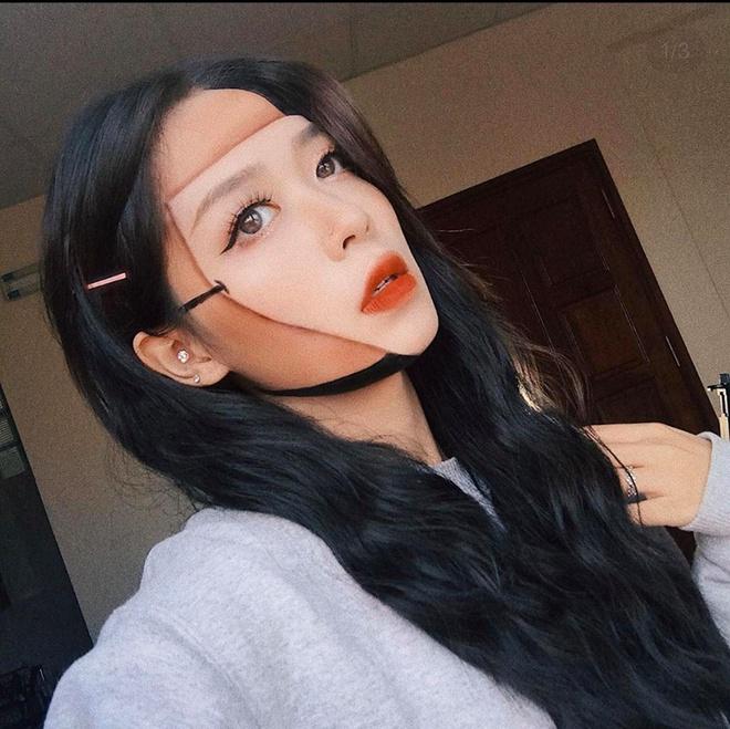 Để có thể theo đuổi đam mê, Trang phải tiết kiệm tiền tiêu vặt để mua đồ trang điểm. Các bảng màu vẽ 3D dành cho mặt, body cô phải đặt mua từ nước ngoài vì tại Việt Nam khá hiếm và giá cả đắt đỏ.