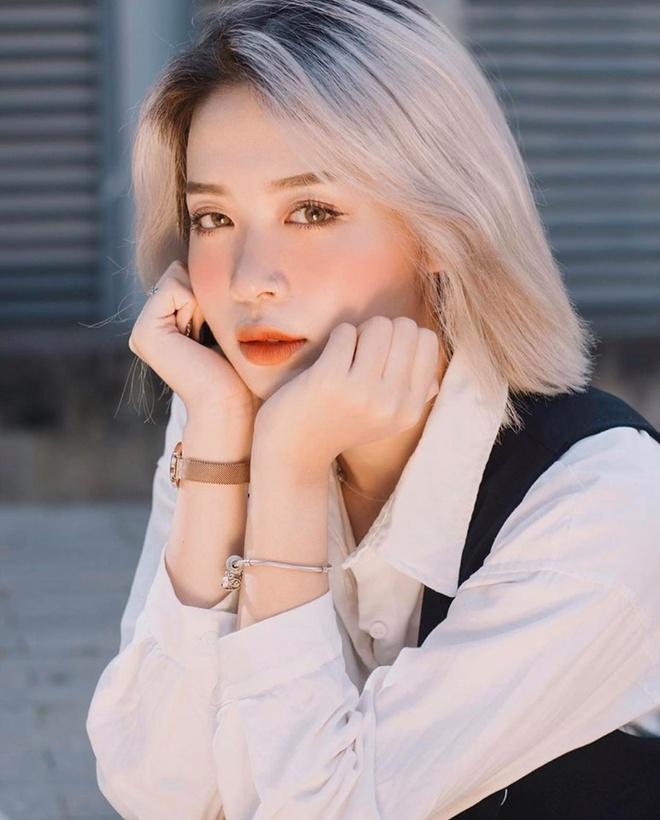 Chia sẻ về dự định tương lai, nữ sinh trường báo cho biết chô muốn theo đuổi nghề makeup và beauty blogger. Ngoài ra, Trang dự định đi học thêm về trang điểm chuyên nghiệp để trau dồi kiến thức và phát triển hơn kỹ năng hóa trang.