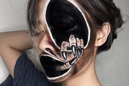 Nữ sinh trường Báo nổi tiếng nhờ khả năng make up ghê rợn