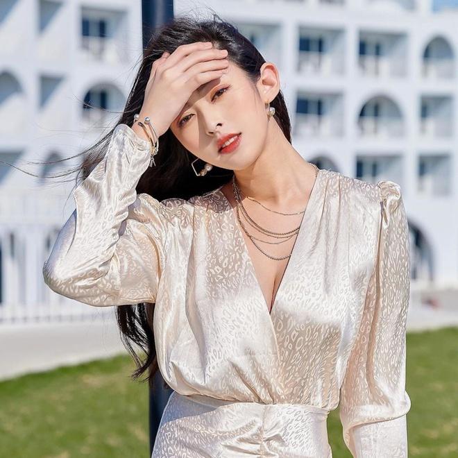 Rời chương trình, Nikki có thêm lượng lớn người theo dõi. Dù chỉ đăng tải những hình ảnh về cuộc sống thường ngày, những món ăn hay địa điểm du lịch ưa thích, cô nàng vẫn nhận được sự quan tâm. Hiện trang Instagram cá nhân của người đẹp xứ Đài có hơn 230.000 follower.