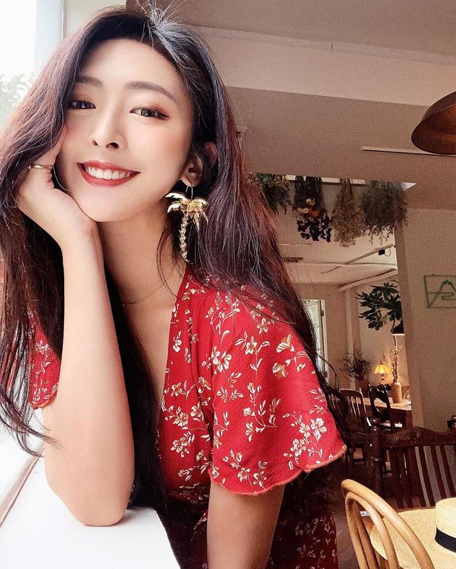 Dù không giành chiến thắng, hot girl 9X vẫn thu hút lượng fan lớn nhờ ngoại hình xinh đẹp, tính cách vui vẻ, đặc biệt là nụ cười tràn đầy năng lượng.