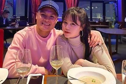 Quang Hải khoe ảnh diện áo đôi, bạn gái mới nhắn nhủ 2 chữ nghe quá đỗi ngọt ngào-1