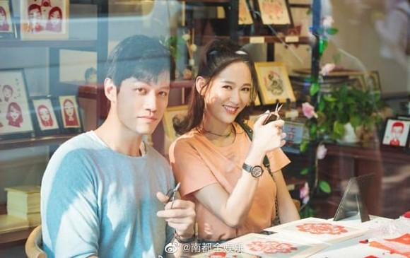 Đã có bạn trai trẻ tuổi vậy mà Trần Kiều Ân vẫn công khai theo đuổi người đàn ông khác-2