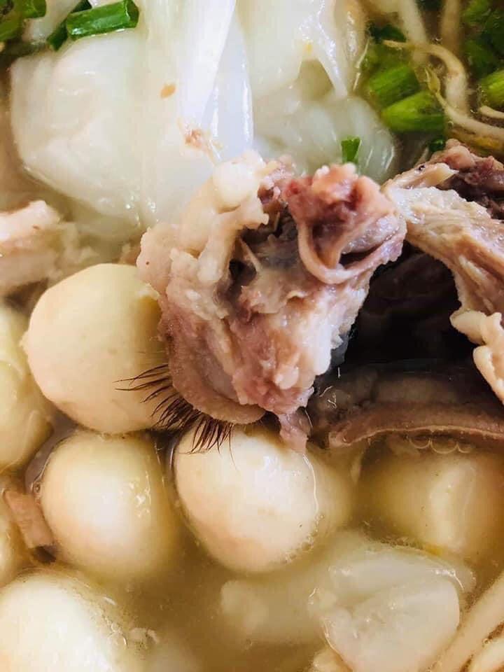 Mua canh xương về ăn, cô gái ngỡ đâu tưởng canh đầu người chỉ vì hàng lông mi cong vút-3