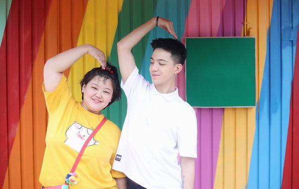 Cặp đôi đũa lệch nàng kém sắc - chàng chuẩn soái ca khiến dân tình bùng nổ tranh cãi-1