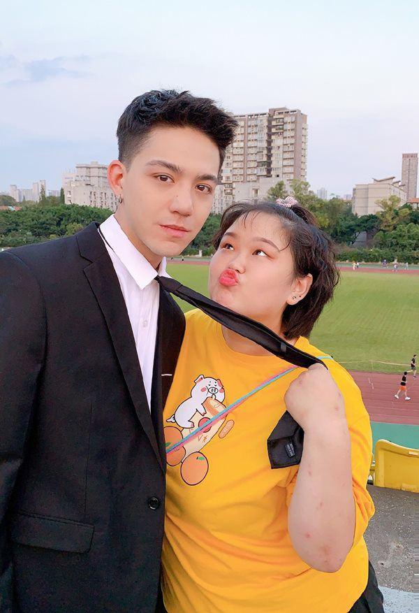 Cặp đôi đũa lệch nàng kém sắc - chàng chuẩn soái ca khiến dân tình bùng nổ tranh cãi-4