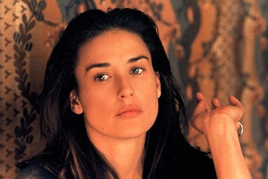 Bi kịch bị tấn công từ năm 15 tuổi của mỹ nhân 'Oan Hồn'