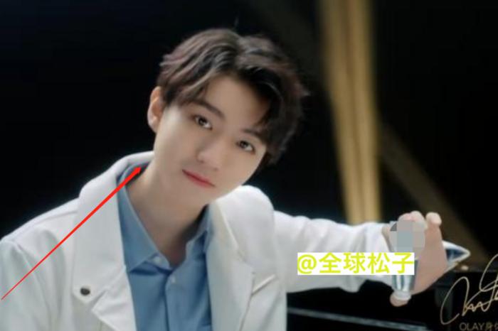 Gương mặt khác lạ của Vương Tuấn Khải: Là do lạm dụng photoshop hay tăng cân mất kiểm soát?-8