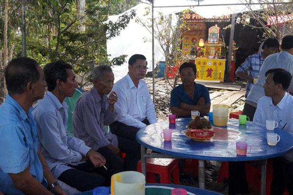 Đi cưa cây cùng cha, thiếu niên 15 tuổi bị cây đè tử vong-1