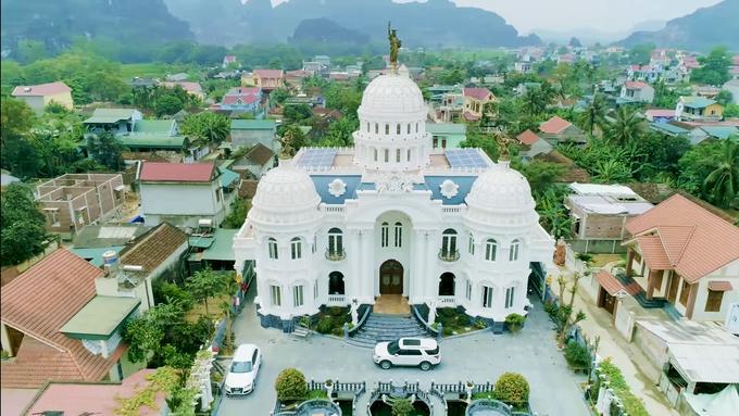 Choáng ngợp dinh thự dát vàng hơn 100 tỷ đồng, nổi danh ai cũng biết ở Thanh Hóa-1