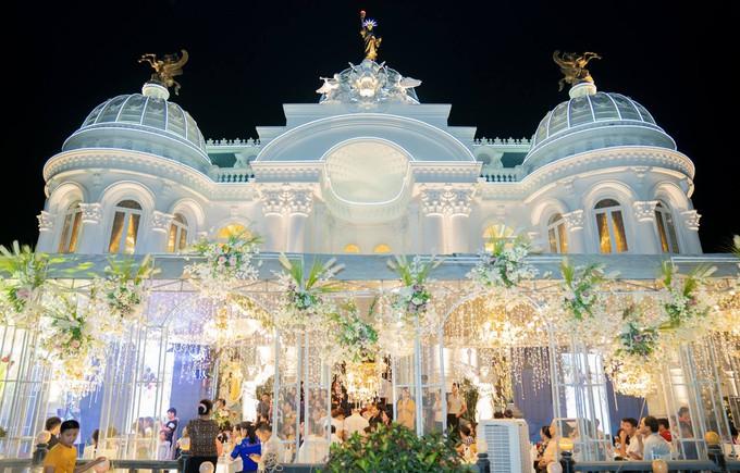 Choáng ngợp dinh thự dát vàng hơn 100 tỷ đồng, nổi danh ai cũng biết ở Thanh Hóa-11