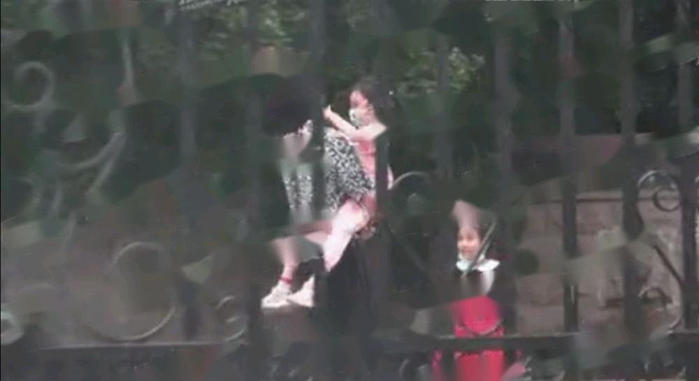 Lộ ảnh Giả Nãi Lượng làm lành với Lý Tiểu Lộ sau vụ cắm sừng đau đớn-3