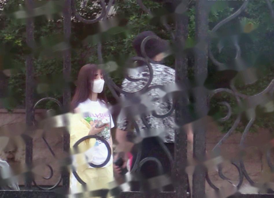 Lộ ảnh Giả Nãi Lượng làm lành với Lý Tiểu Lộ sau vụ cắm sừng đau đớn-5