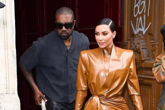 Vợ chồng Kim Kardashian phản ứng sau khi vệ sĩ chê lố bịch