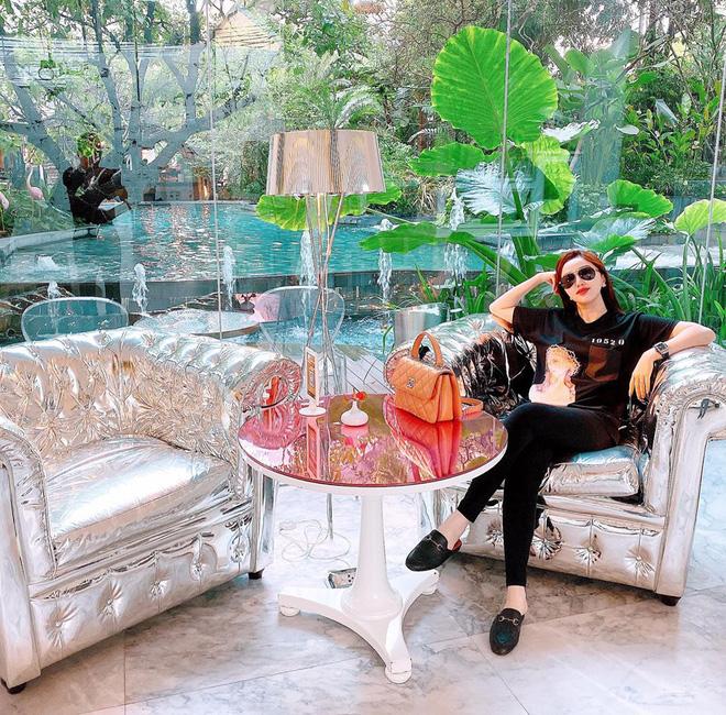 Biết Bảo Thy sướng từ trứng, nhưng sinh nhật được tổ chức 2 tháng ròng rã thì hiếm có trên đời-14