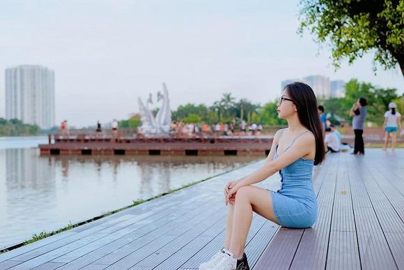 Bạn gái mới Quang Hải bị chê nhan sắc, riêng tình cũ Nhật Lê tung ảnh được fan nhận xét: Xinh xỉu-5