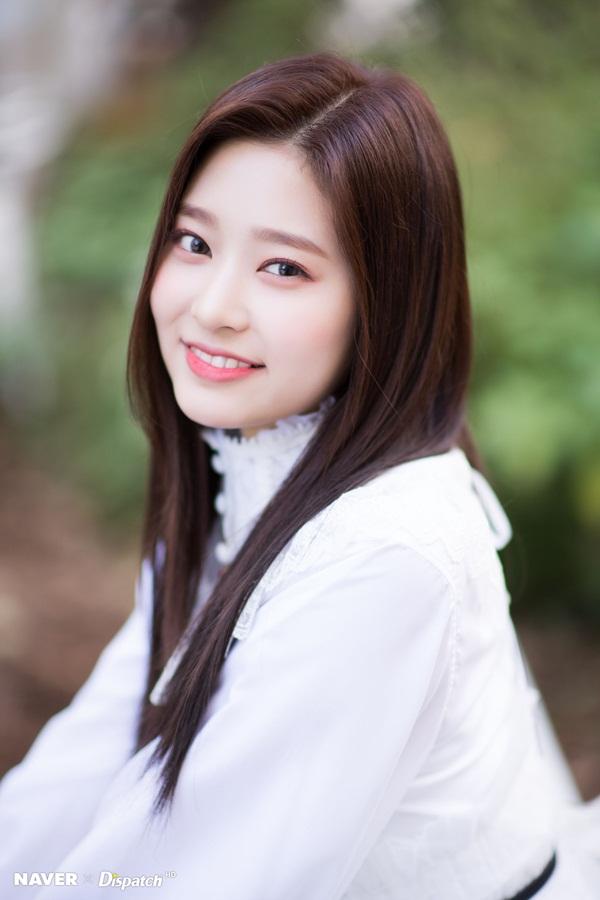 IZ*ONE Kim Minju trở thành MC cố định cho show âm nhạc MBC Music Core thay thế cho Gugudan Mina.