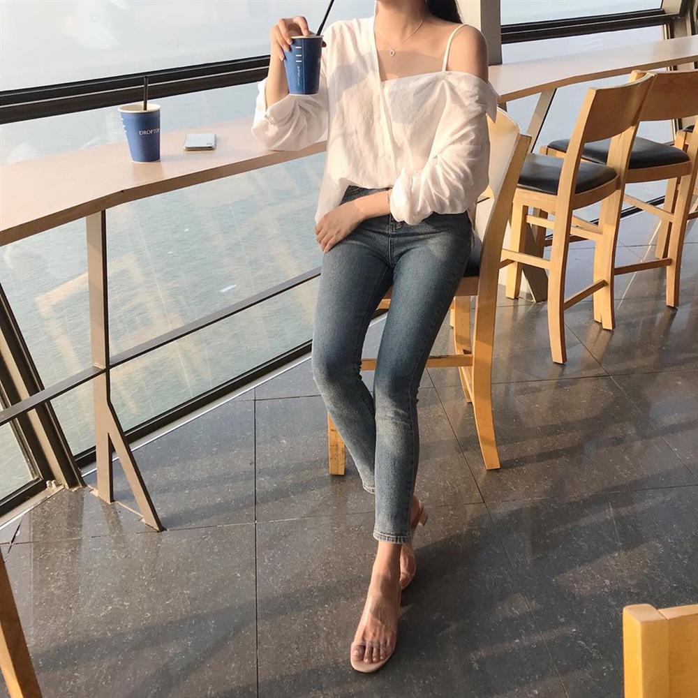 Sắm được đôi cao gót kéo chân ảo tung chảo, Á hậu Huyền My ứng dụng cả loạt set đồ từ thanh lịch tới nhẹ nhàng-4