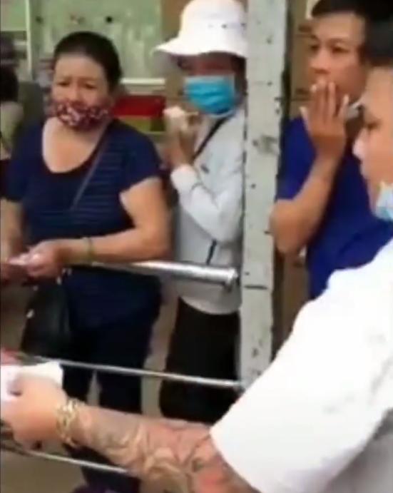 Chàng trai xăm hình trả lại gần 11 triệu tiền viện phí cho người phụ nữ nghèo: Ai cũng sẽ làm như mình thôi-4