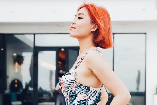 MC 'Chúng tôi là chiến sĩ' khoe body eo ót ở tuổi 32, vị trí hình xăm hoa hồng đặc biệt gây chú ý