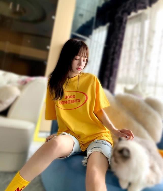 Người đẹp cắm sừng Lý Tiểu Lộ trông như thiếu nữ dù đã U40-13