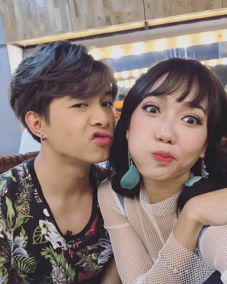 Anh Tú đi du lịch cùng gia đình Diệu Nhi, còn nhiệt tình chụp ảnh lấy lòng bố mẹ vợ tương lai?-1