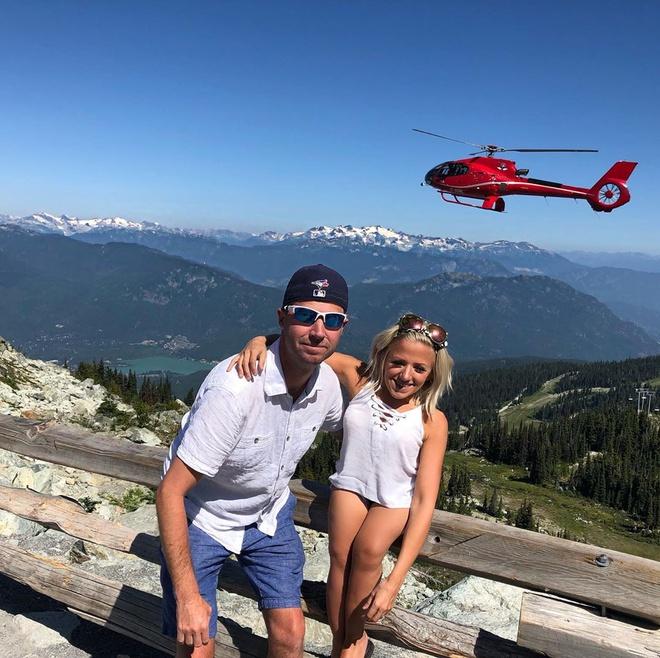 Chuyện tình đẹp 14 năm của cô gái có thể gãy xương chỉ vì hắt hơi-5