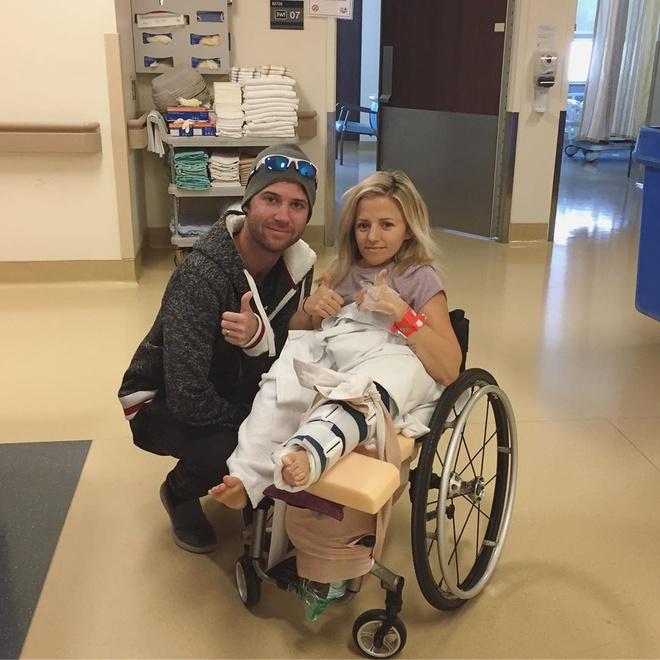 Chuyện tình đẹp 14 năm của cô gái có thể gãy xương chỉ vì hắt hơi-6