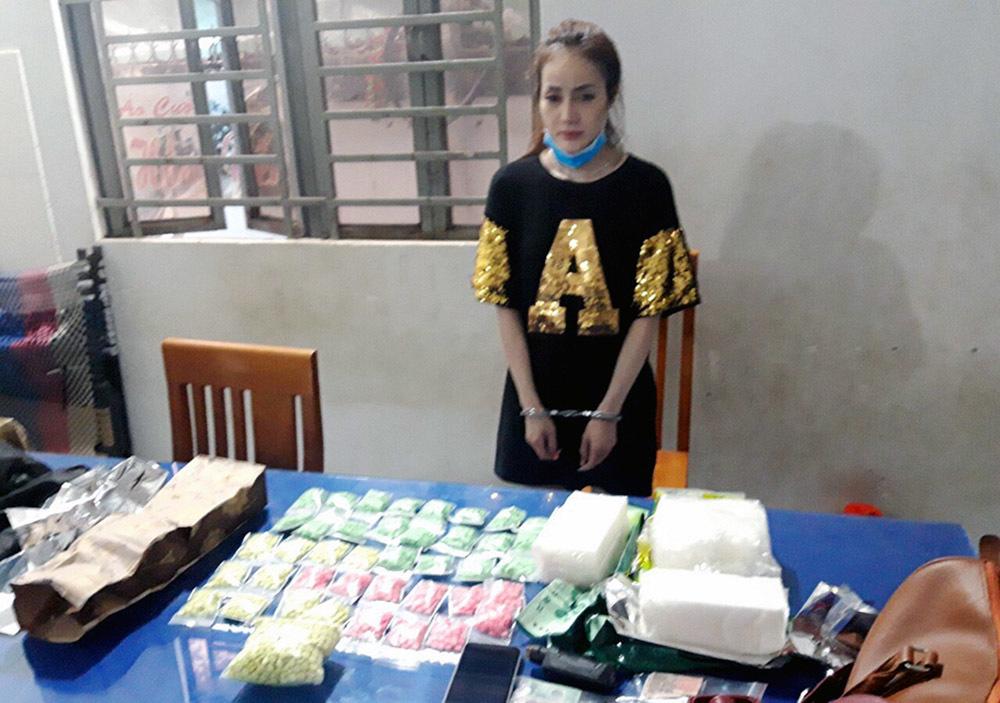 Cô gái xinh đẹp ở miền Tây ôm gần 4kg ma túy từ Campuchia về Việt Nam-2