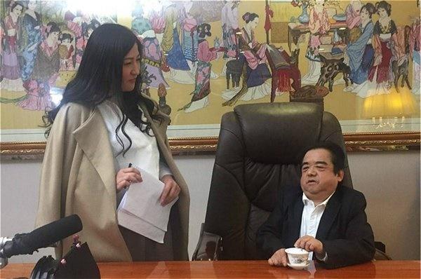 Sao phim Lưu gù cao 1,28 m phải ngủ dưới gầm cầu, kiếm đồ ăn trong thùng rác-3